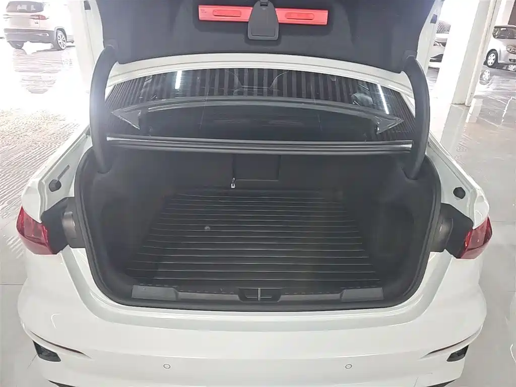 Audi A3 2021 — фото 15