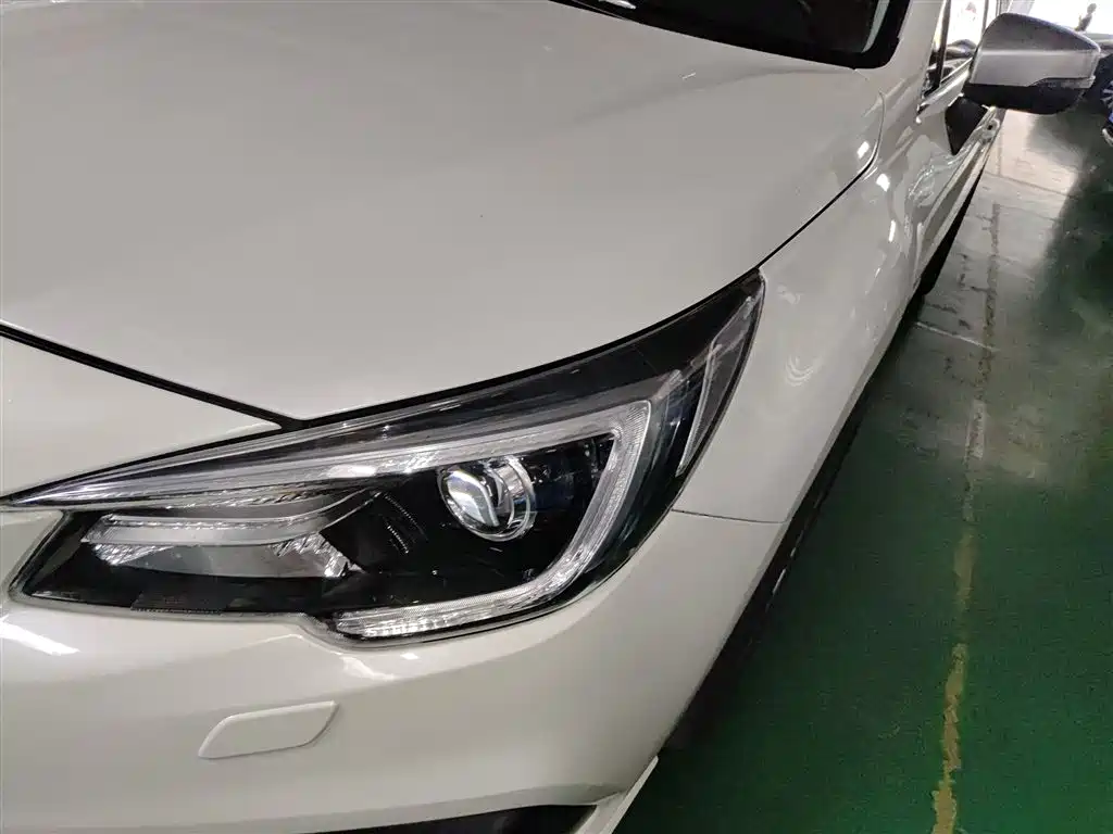 Subaru Legacy 2018 — фото 18