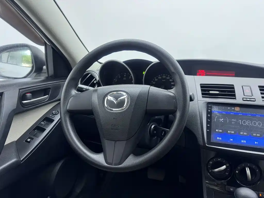 Mazda 3 Xingcheng 2016 — фото 12