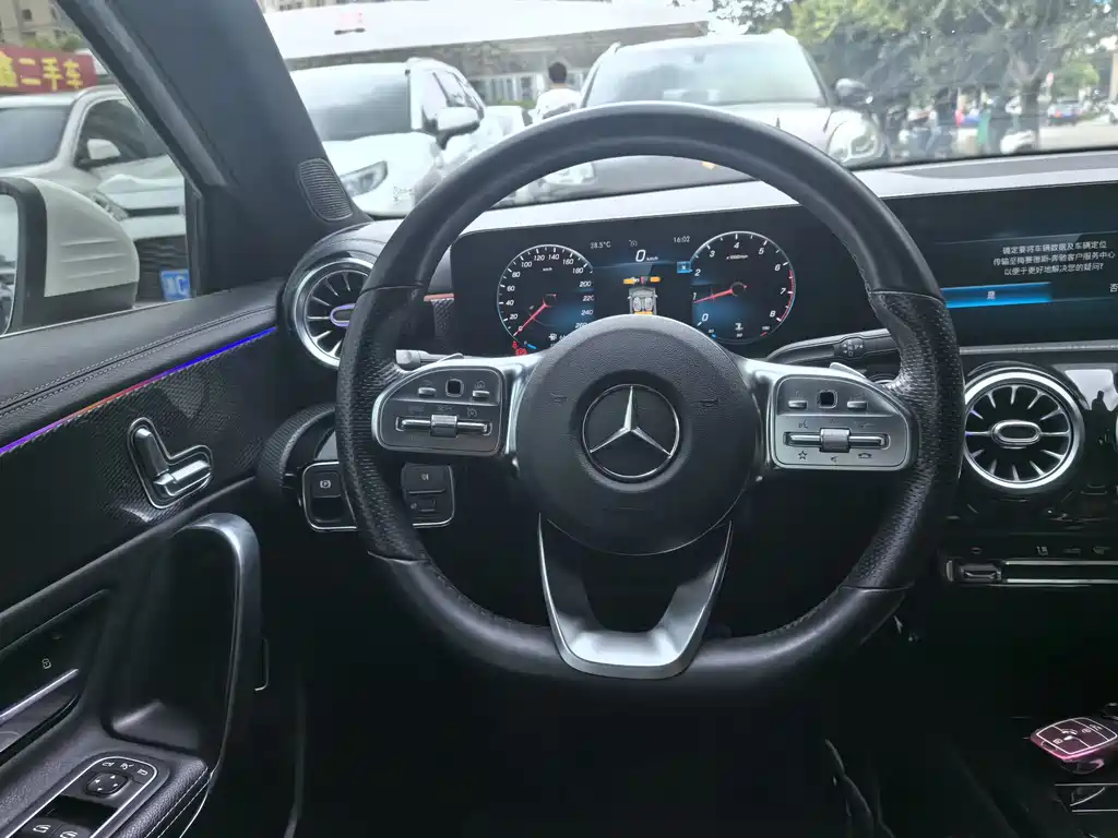 Mercedes-Benz A-Class 2021 — фото 24