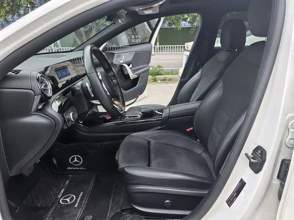Mercedes-Benz A-Class 2021 — фото 13