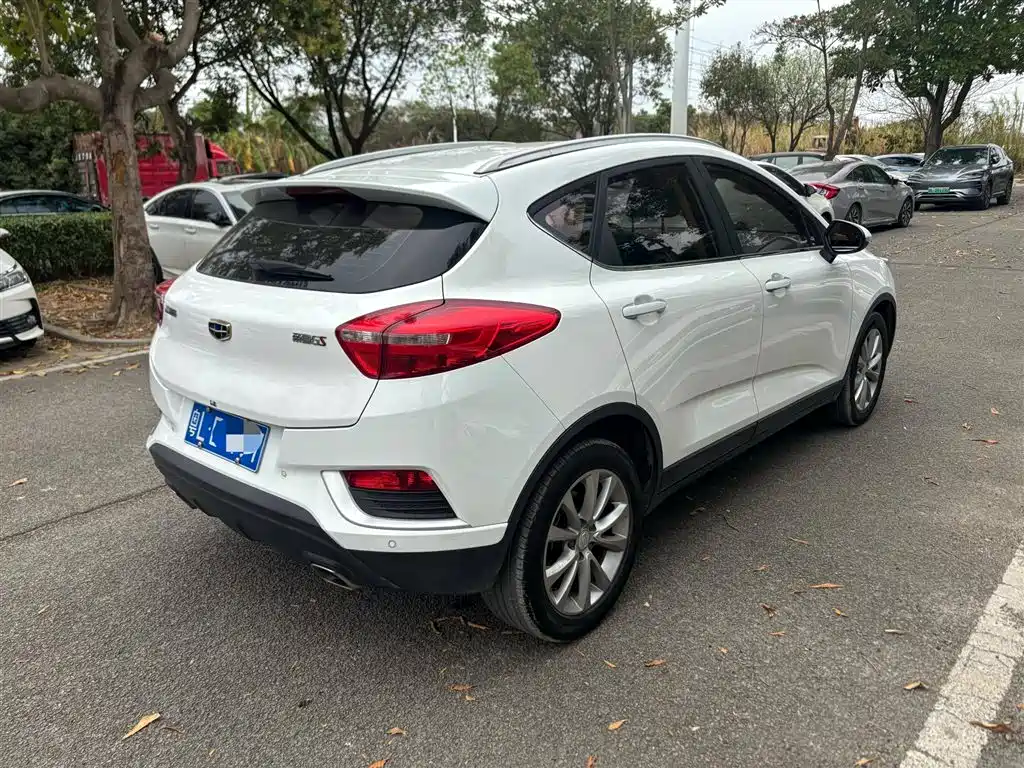 Geely Emgrand GS 2018 — фото 8