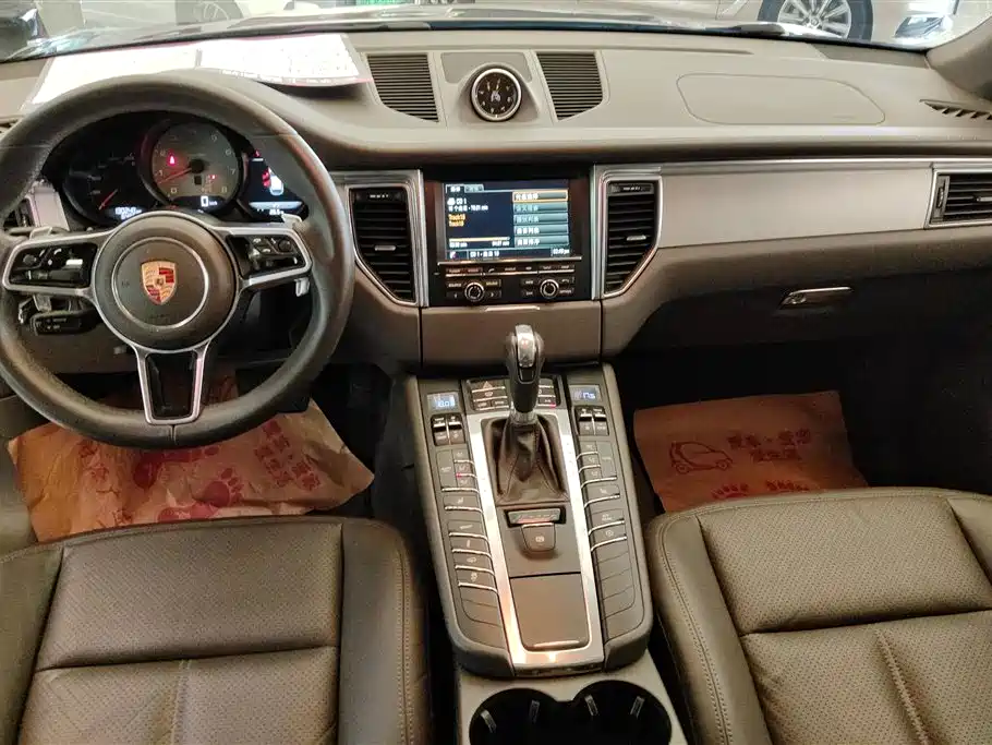 Porsche Macan 2015 — фото 12
