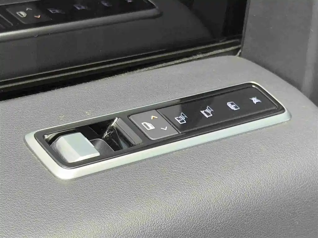 Land Rover Range Rover 2021 — фото 13