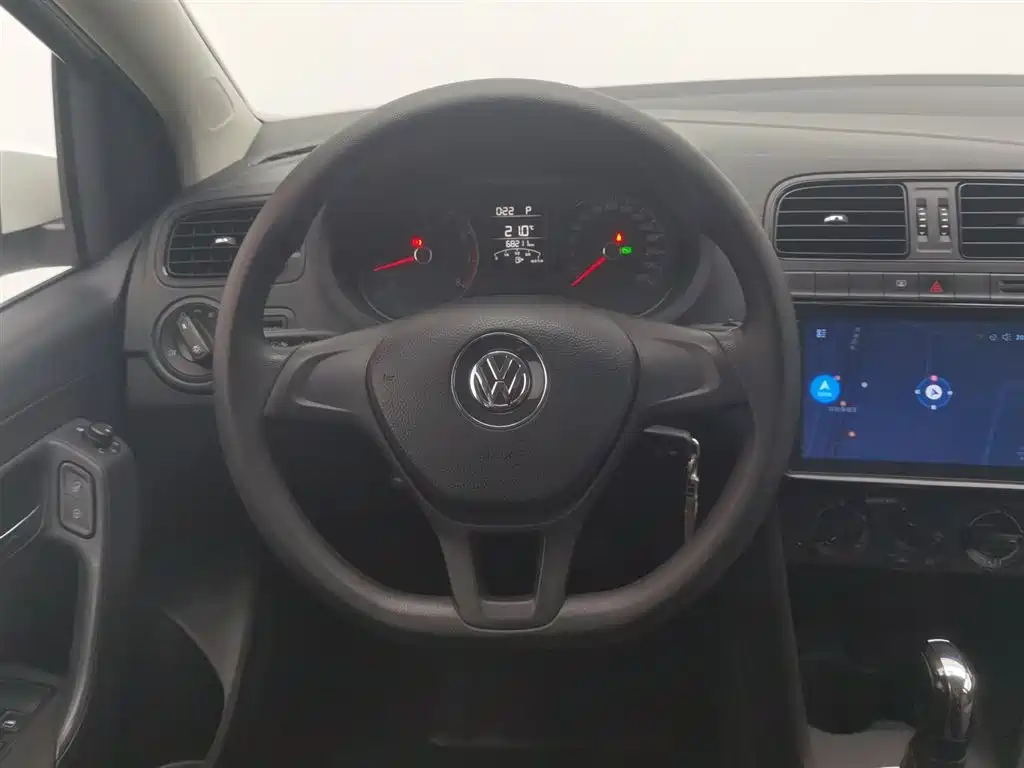 Volkswagen Polo 2017 — фото 11