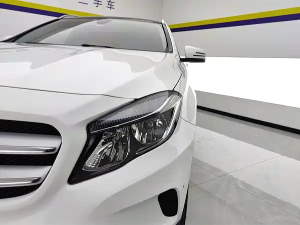 Mercedes-Benz GLA 2016