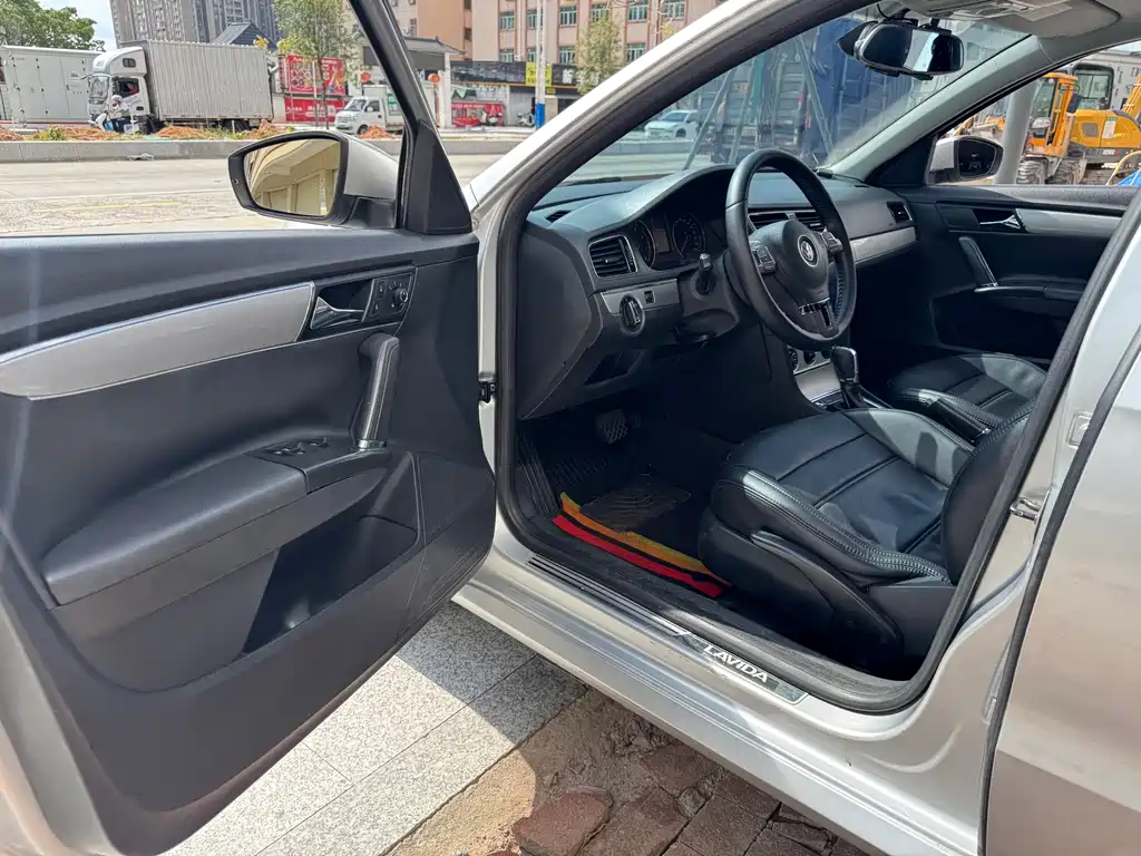 Volkswagen Gran Lavida 2015 — фото 11