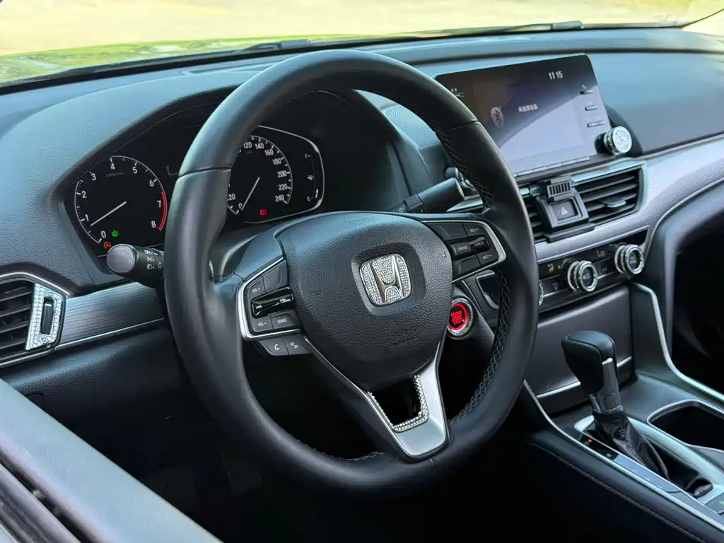 Honda Accord 2019 — фото 15