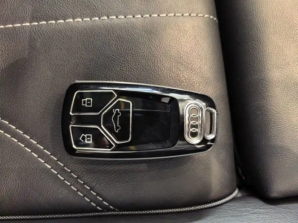 Audi Q5L 2023 — фото 18