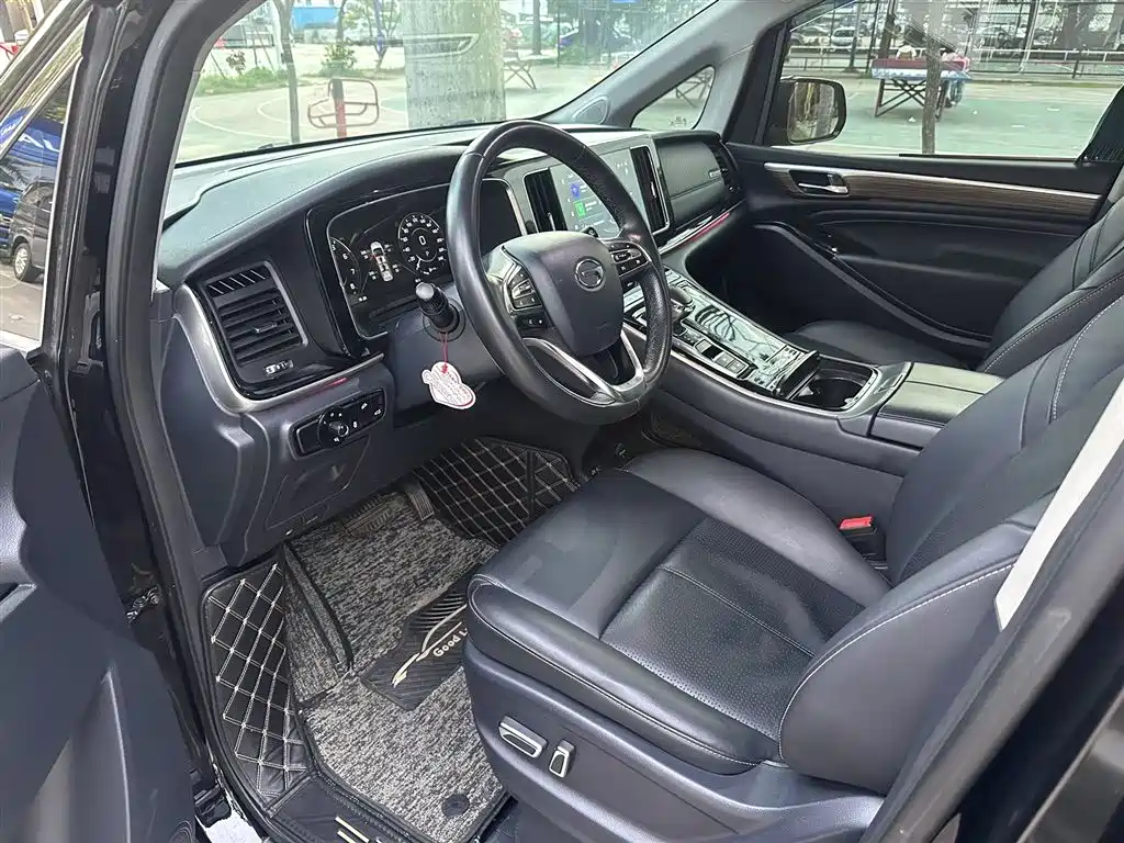 GAC Motor Trumpchi M8 2022 — фото 5