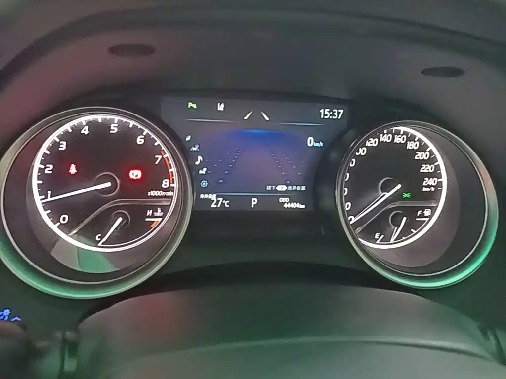 Toyota Camry 2024 — фото 12