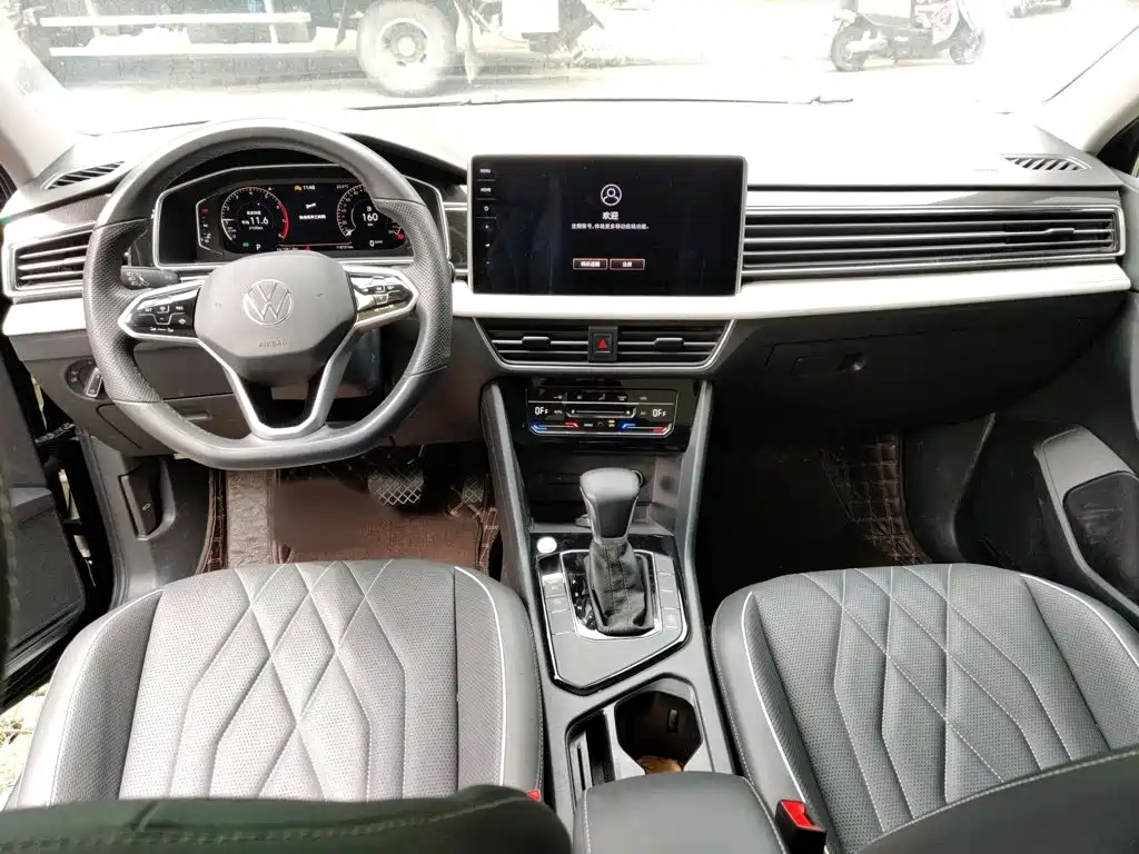 Volkswagen Tiguan L 2023 — фото 13