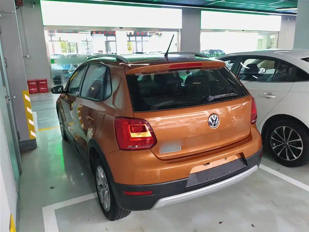 Volkswagen Polo 2015 — фото 23