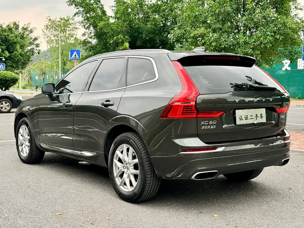 Volvo XC60 2019 — фото 7