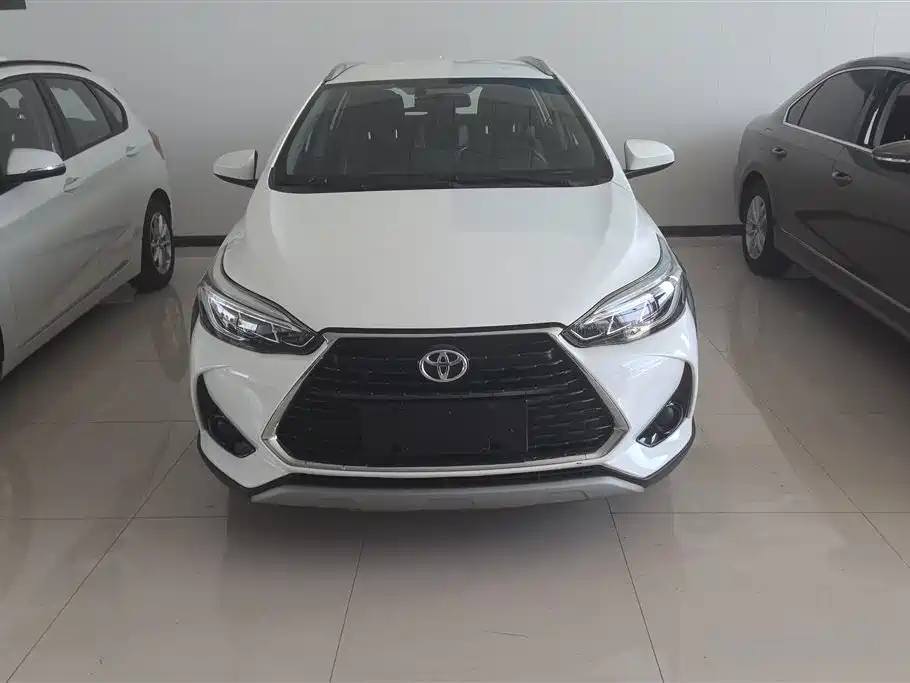 Toyota Yaris L 2021 — фото 2