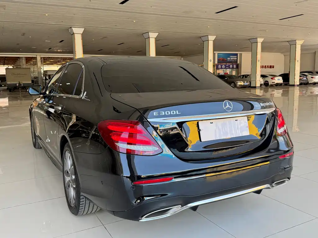 Mercedes-Benz E-Class 2020 — фото 11