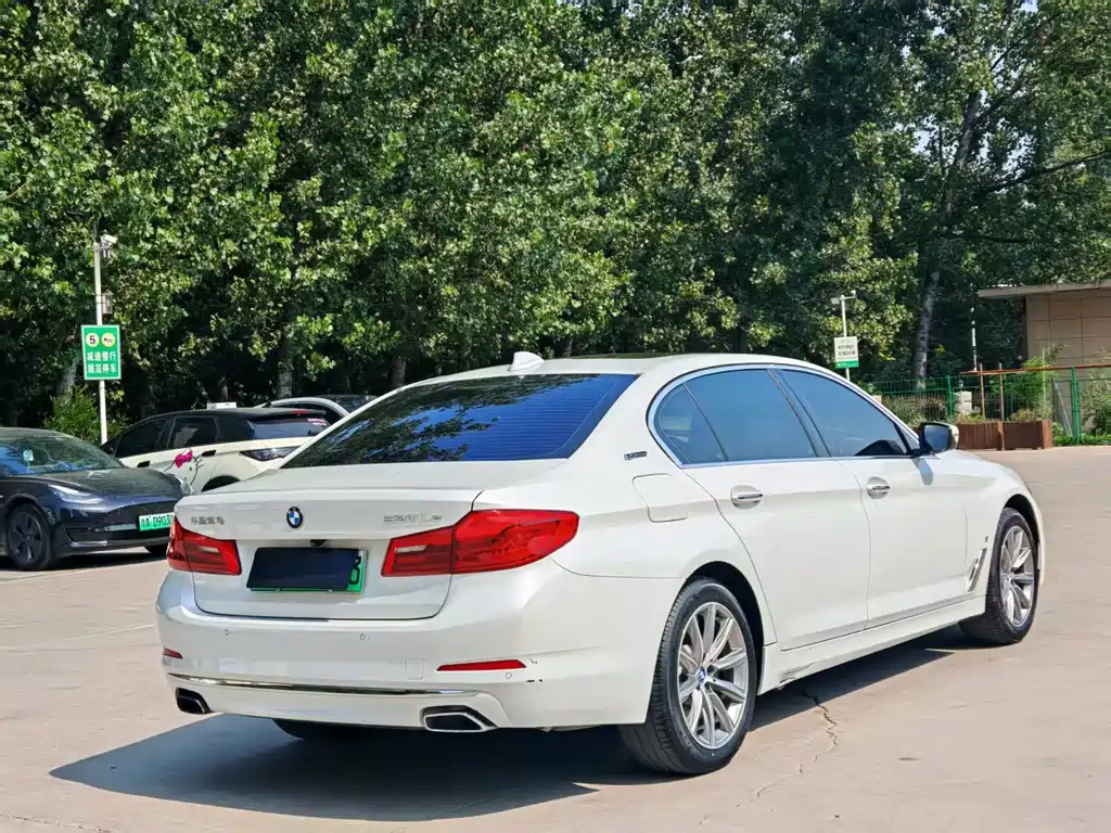 BMW 5 Series New Energy 2018 — фото 5