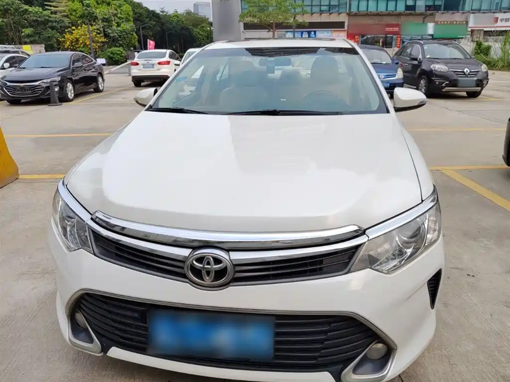 Toyota Camry 2015 — фото 3