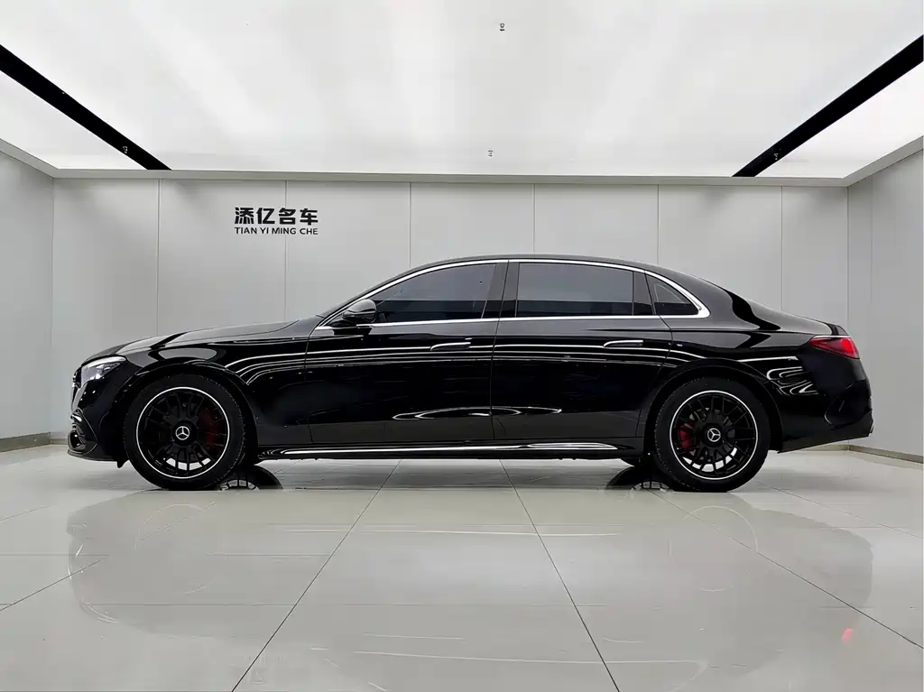 Mercedes-Benz E-Class 2024