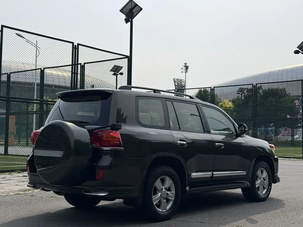 Toyota Land Cruiser 2014 — фото 7