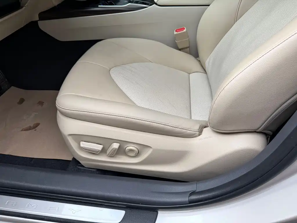 Toyota Camry 2018 — фото 15
