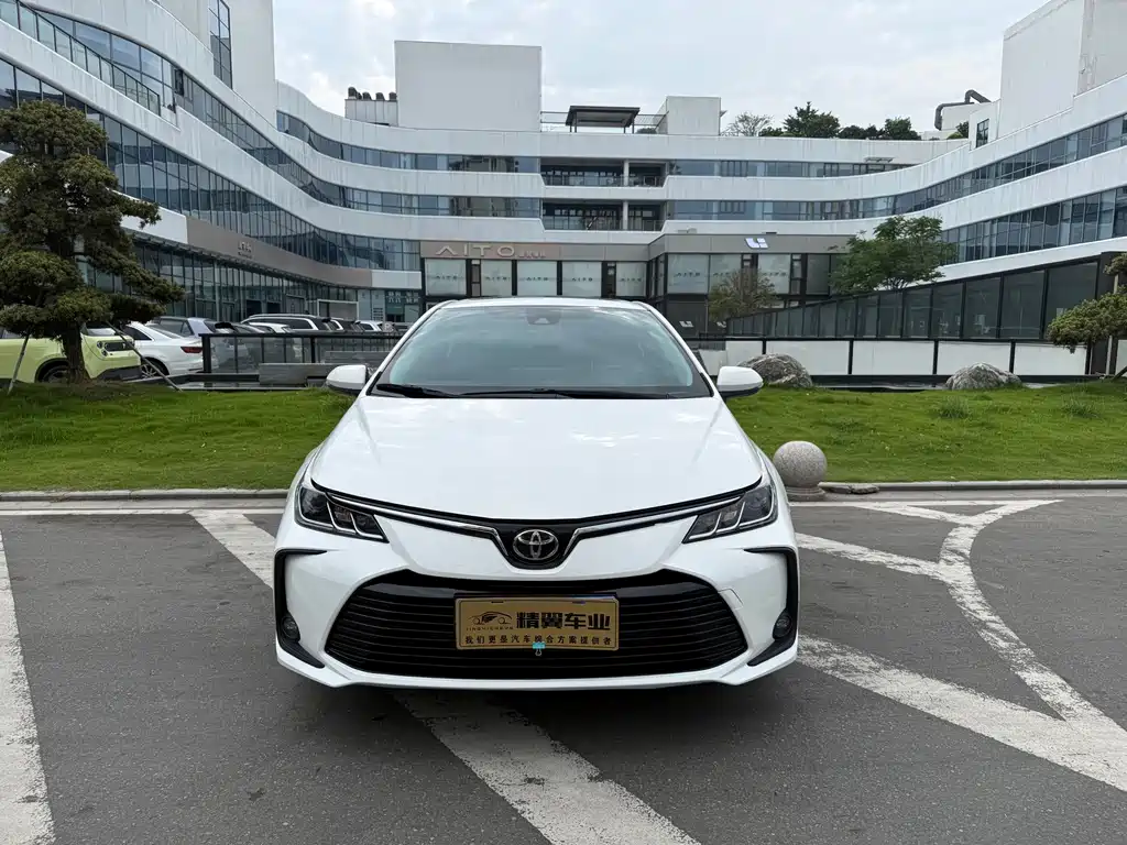 Toyota Corolla 2022 — фото 2