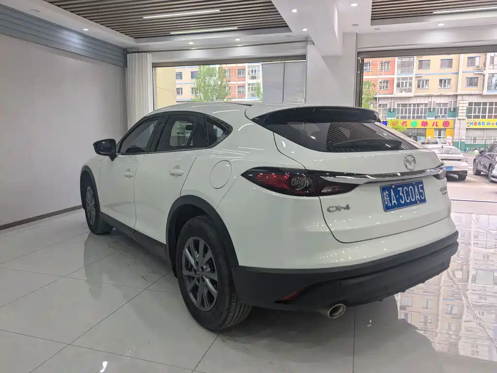 Mazda CX-4 2021