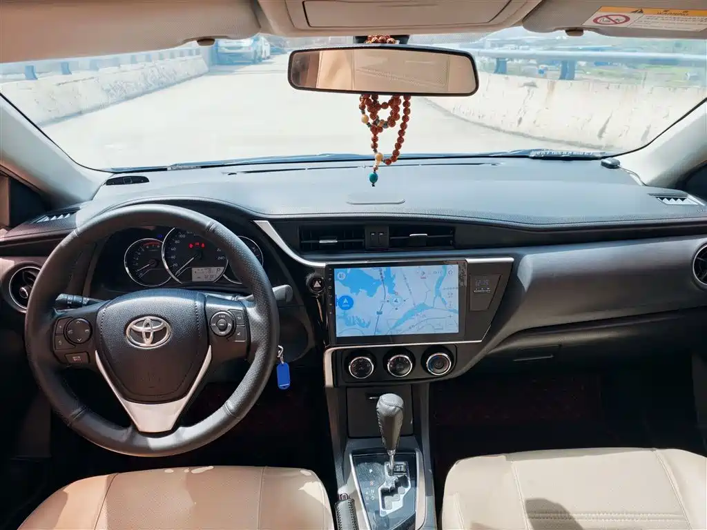 Toyota Corolla 2018 — фото 10