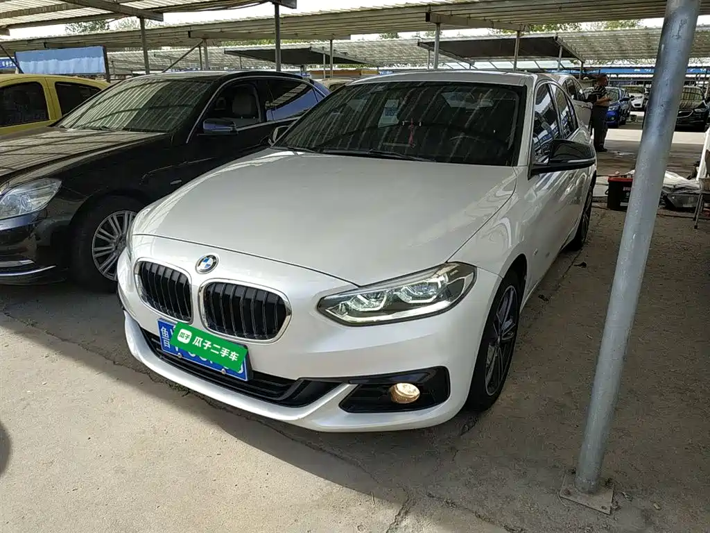 BMW 1 Series 2017 — фото 1