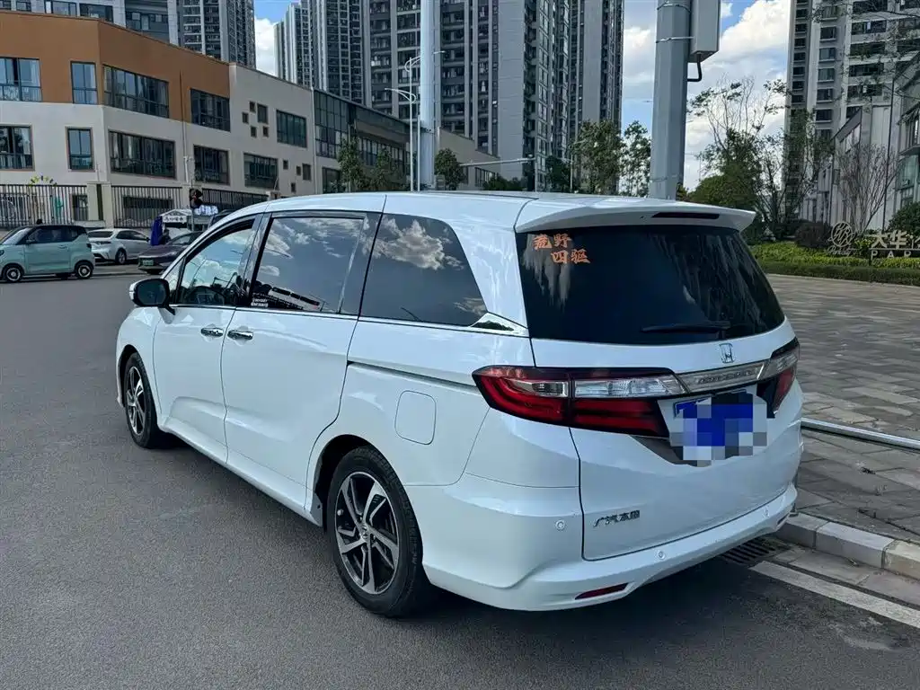 Honda Odyssey 2016 — фото 5