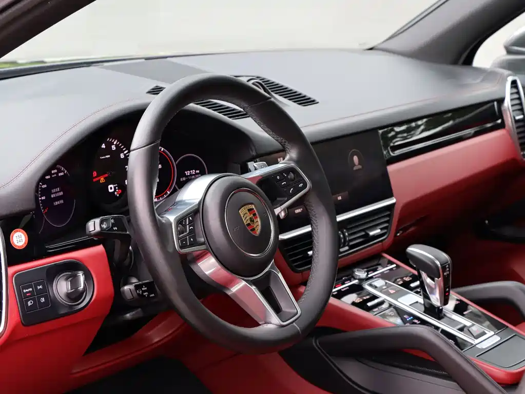 Porsche Cayenne 2022 — фото 13