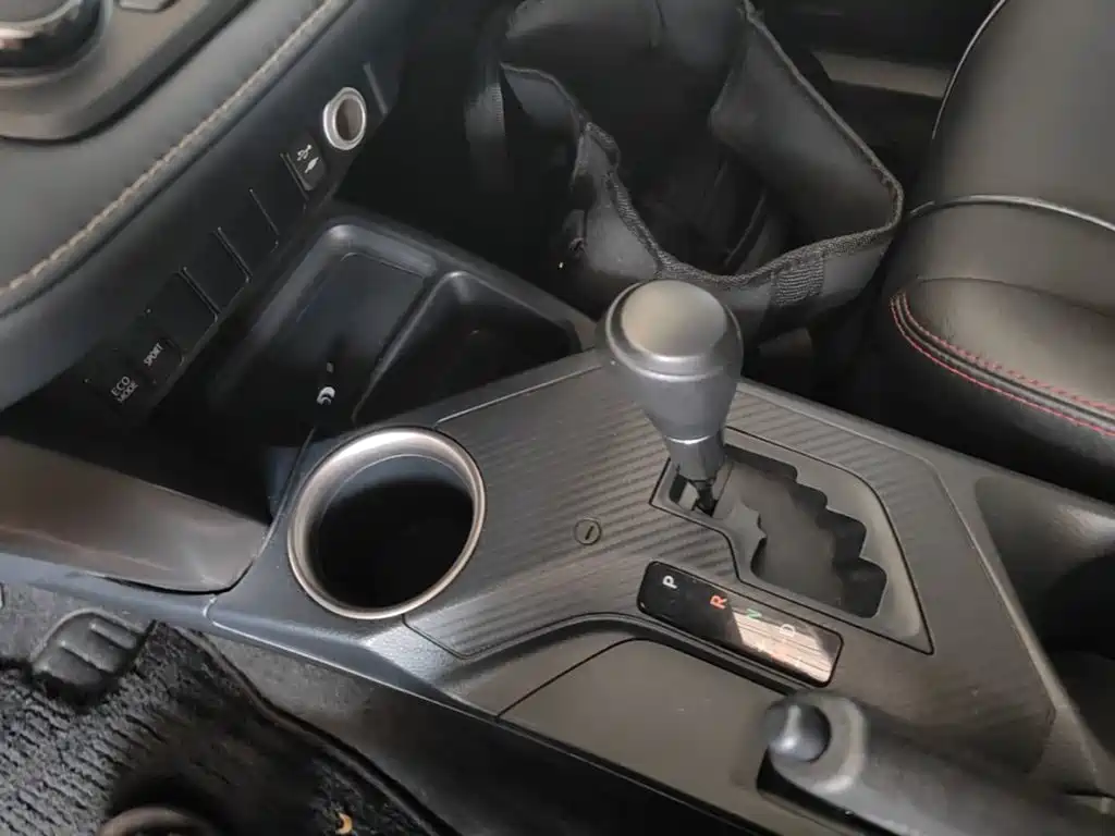 Toyota RAV4 2015 — фото 14