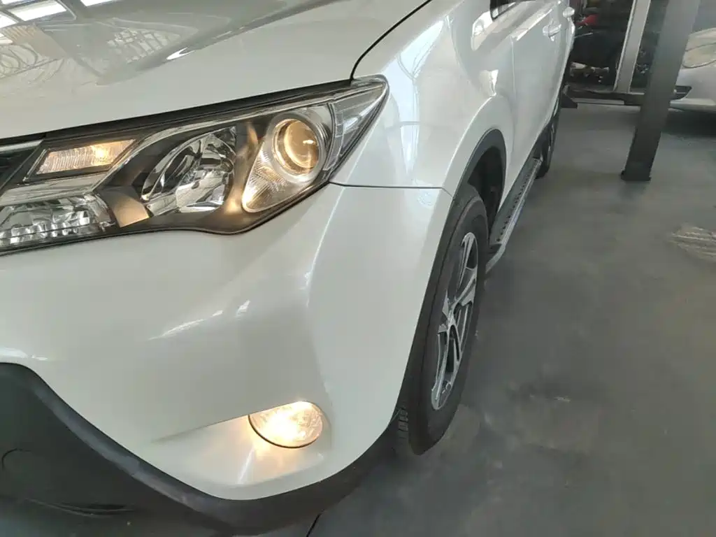 Toyota RAV4 2015 — фото 24