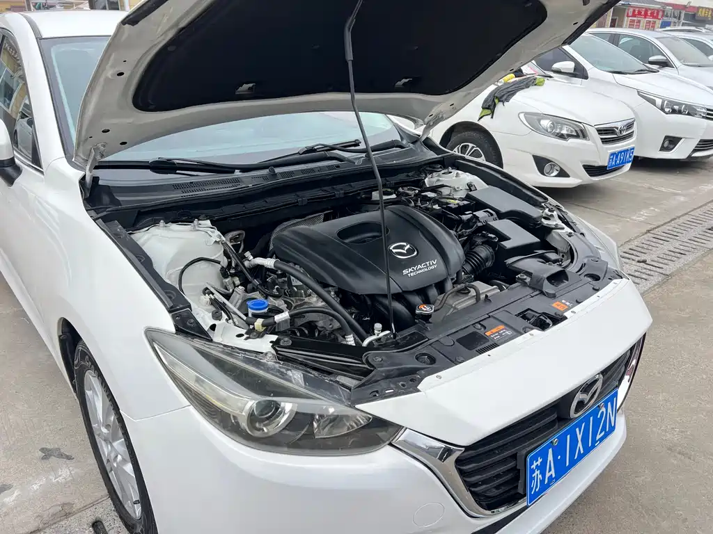 Mazda 3 Axela 2018 — фото 22