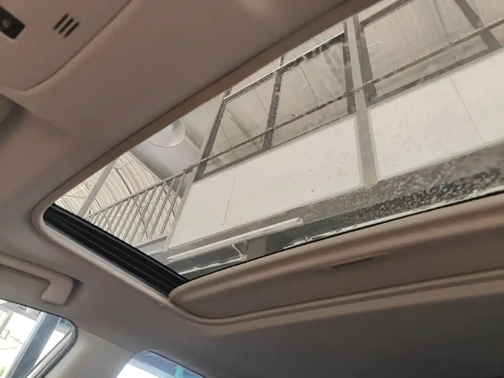 Toyota RAV4 2015 — фото 18