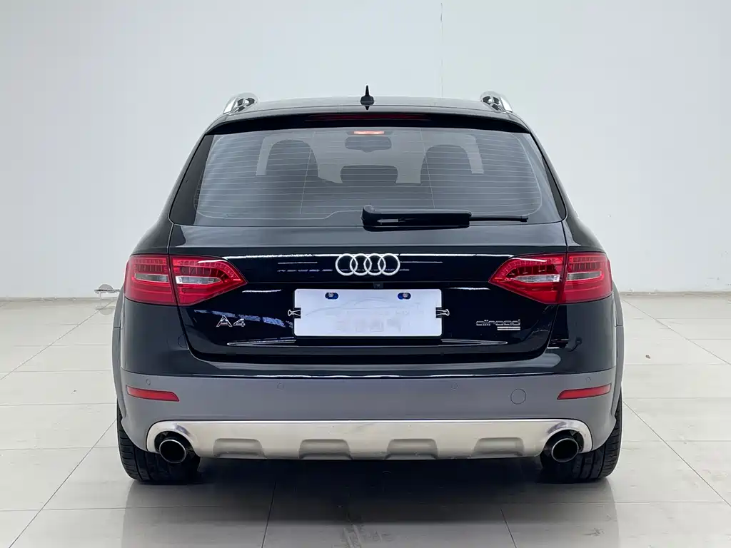 Audi A4 2014 — фото 10