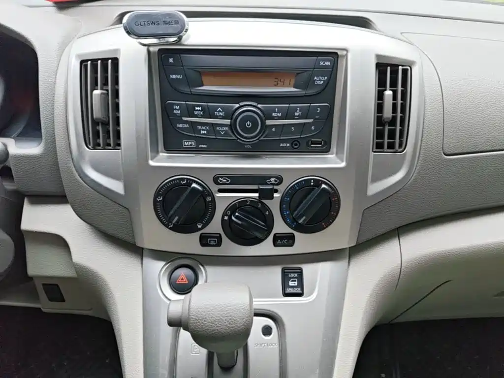 Nissan NV200 2018 — фото 13