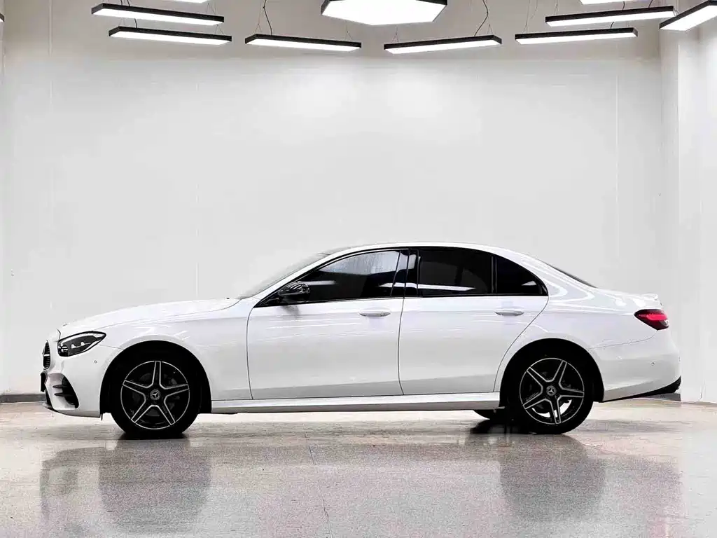 Mercedes-Benz E-Class 2024