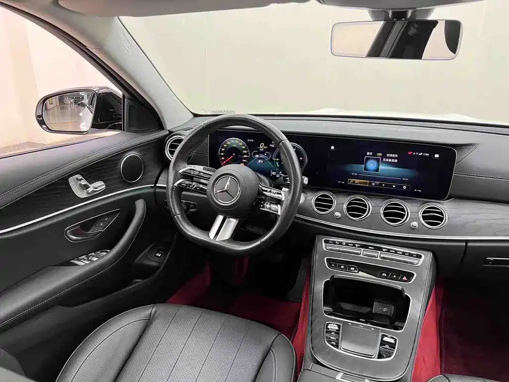 Mercedes-Benz E-Class 2024 — фото 15