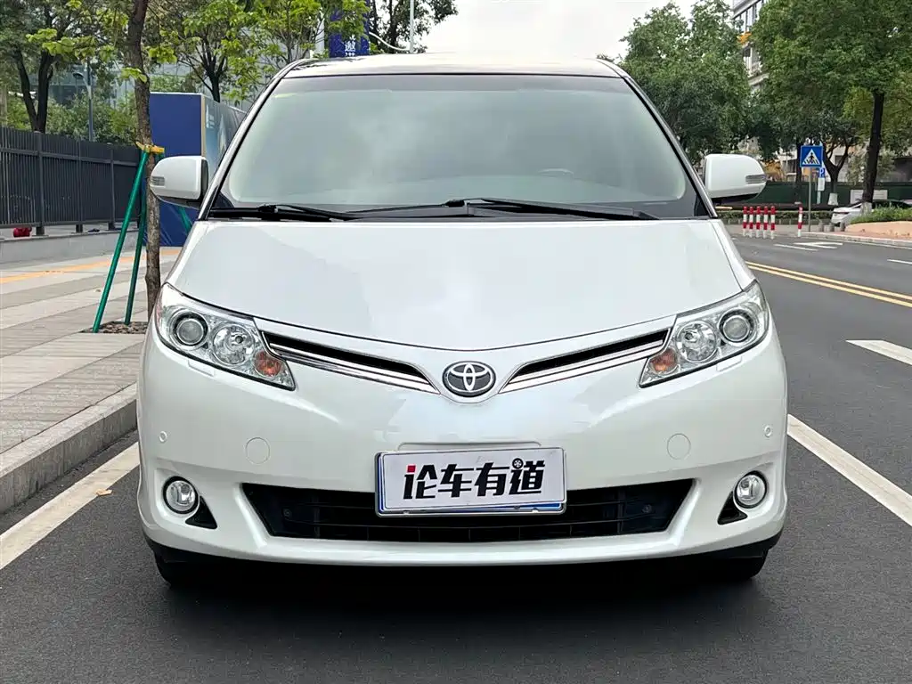 Toyota Previa 2018 — фото 25