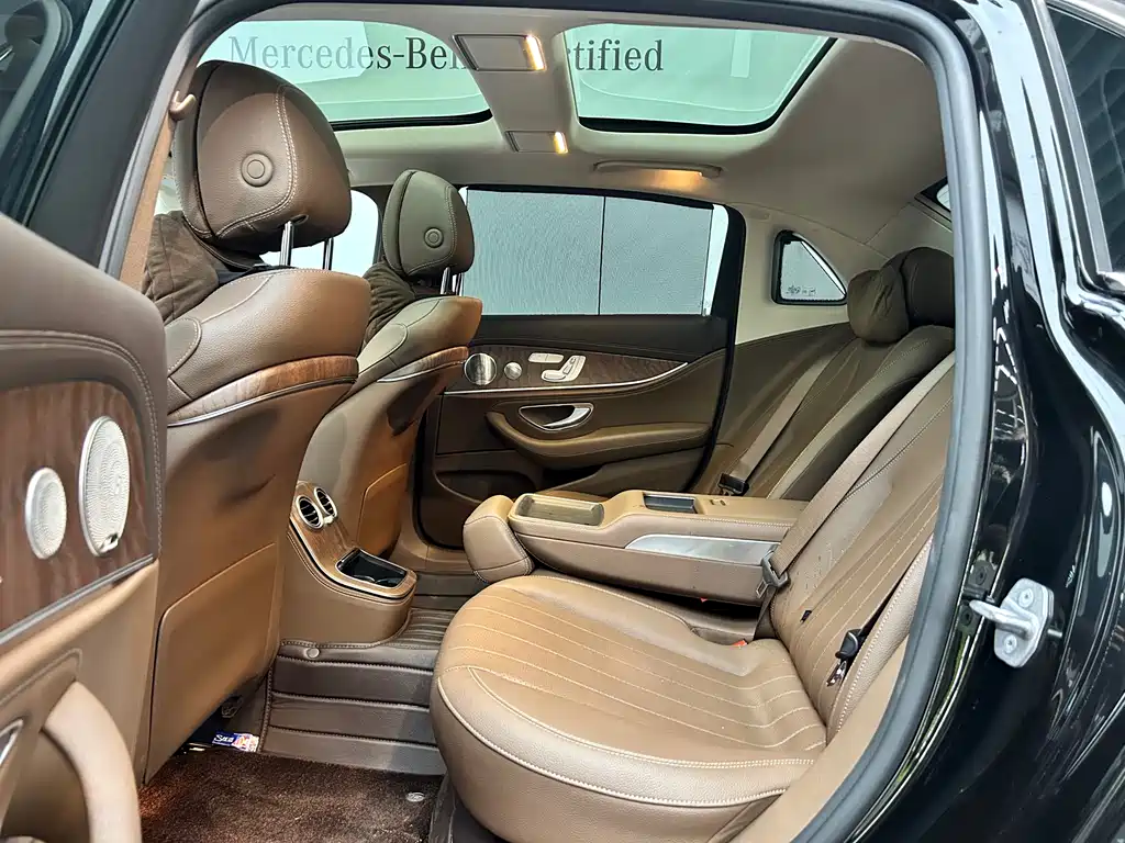Mercedes-Benz E-Class 2023 — фото 8