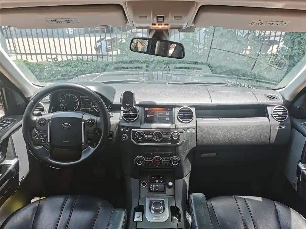 Land Rover Discovery 2015 — фото 5