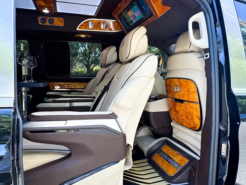 Mercedes-Benz Vito 2023 — фото 18