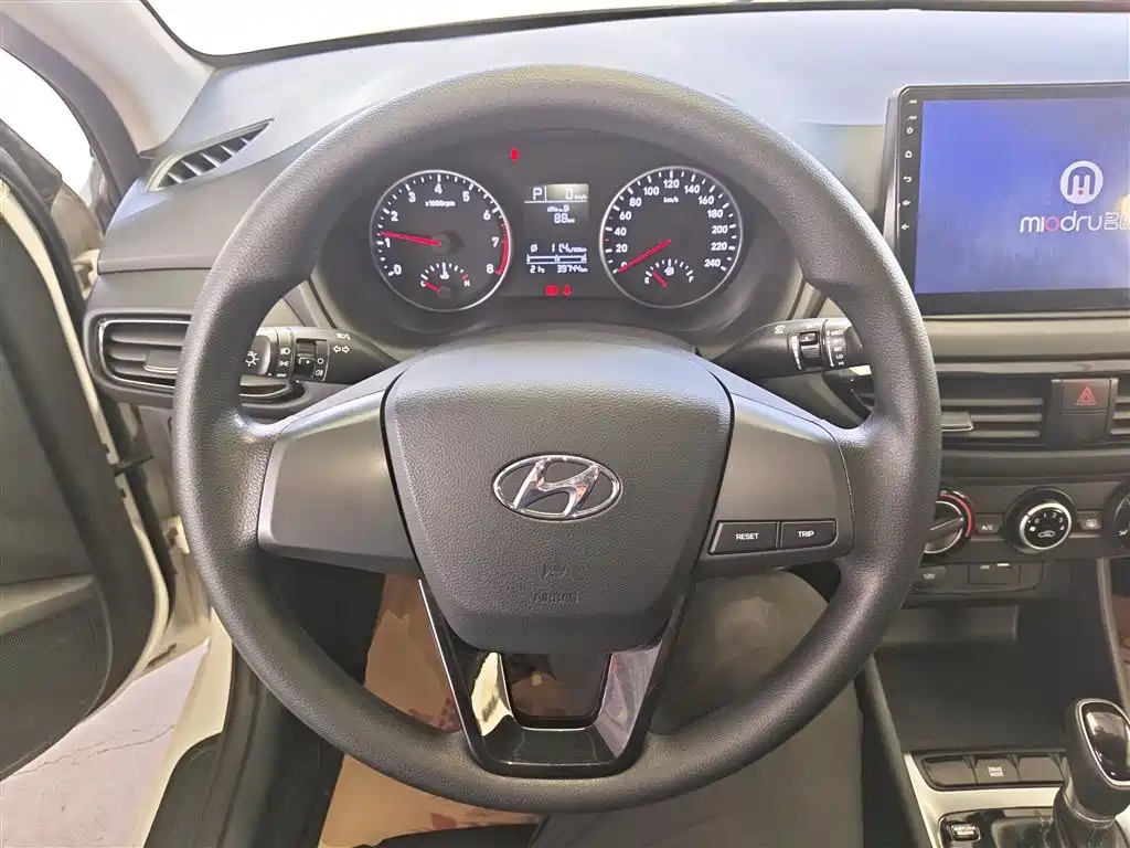 Hyundai Elantra 2020 — фото 7
