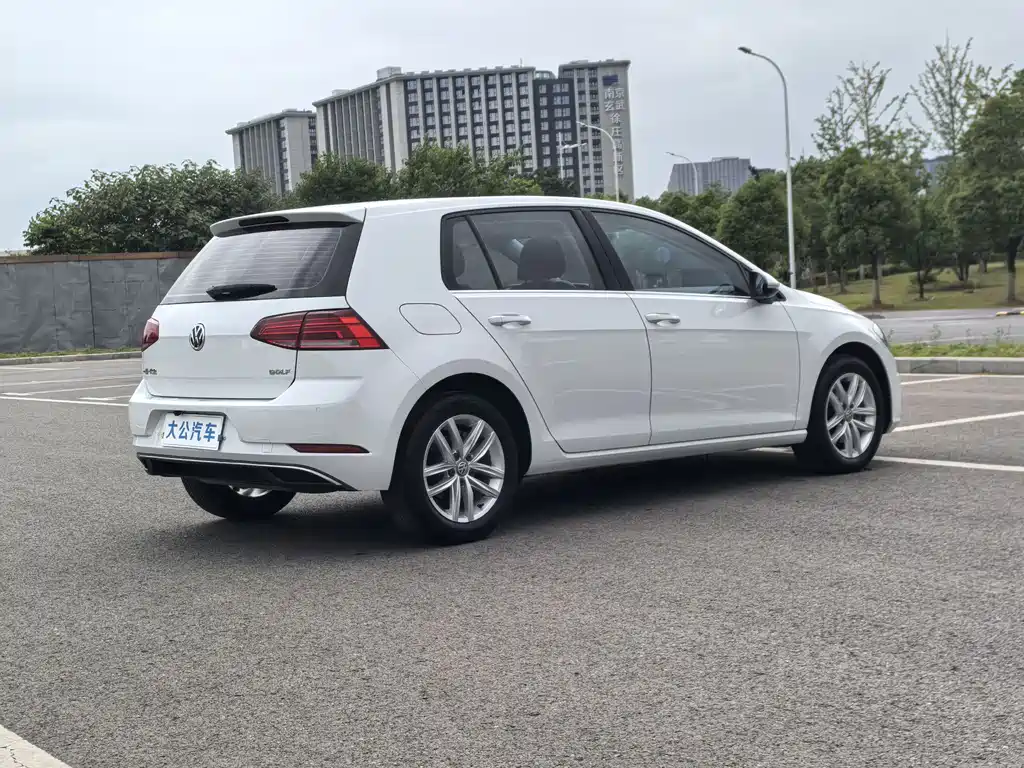 Volkswagen Golf 2018 — фото 12
