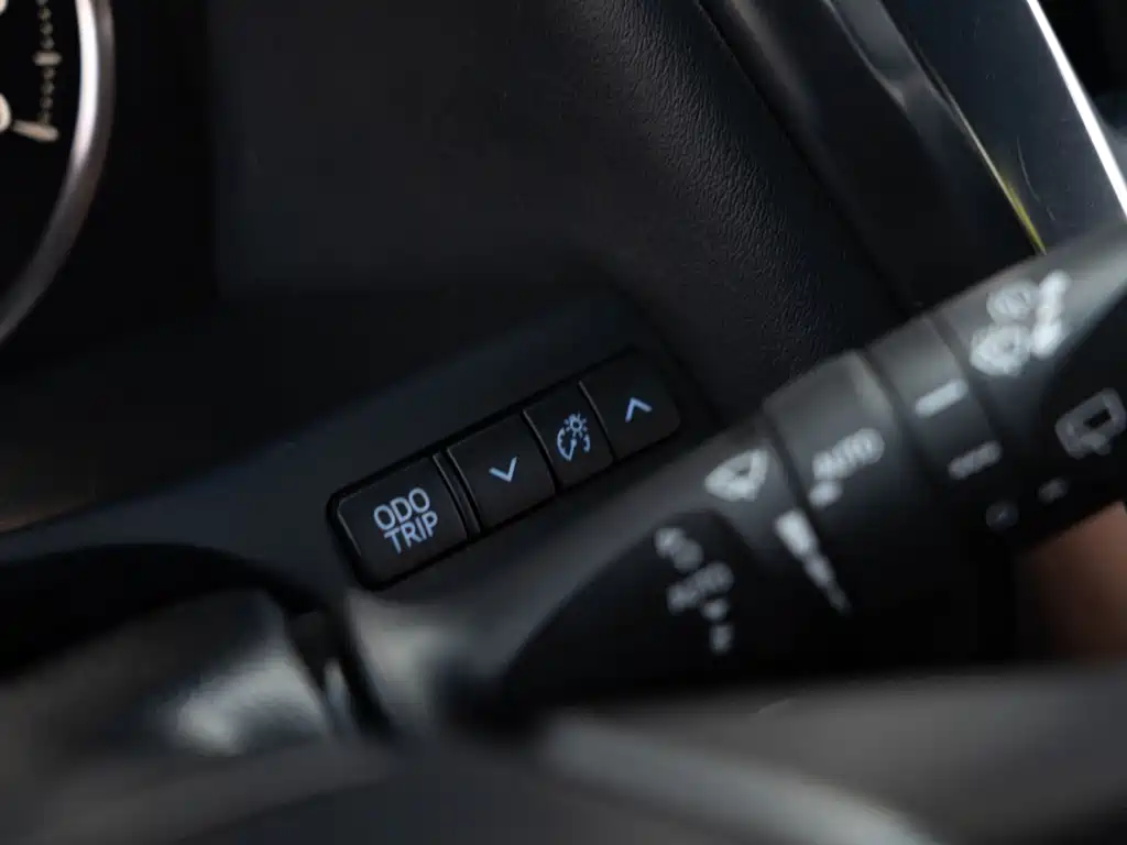 Toyota Alphard 2021 — фото 13