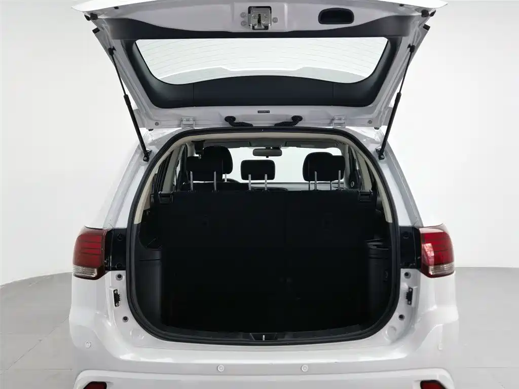 Mitsubishi Outlander 2022 — фото 16
