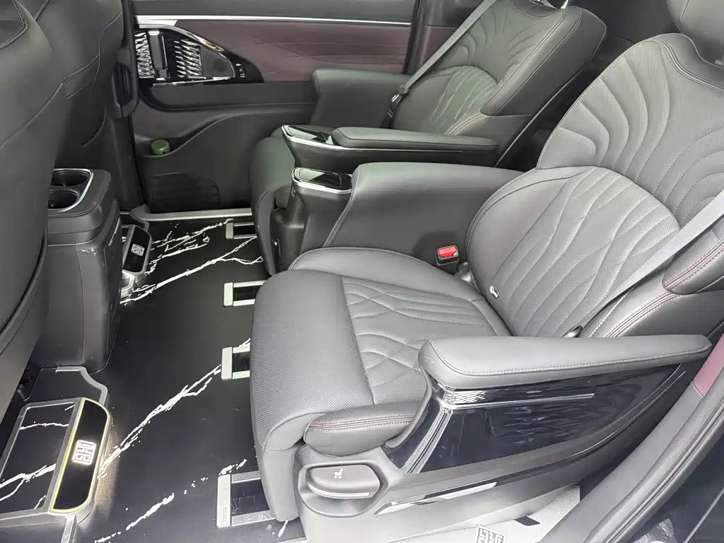 GAC Trumpchi M8 2024 — фото 11