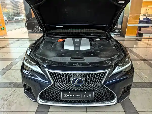 Lexus LS 2021