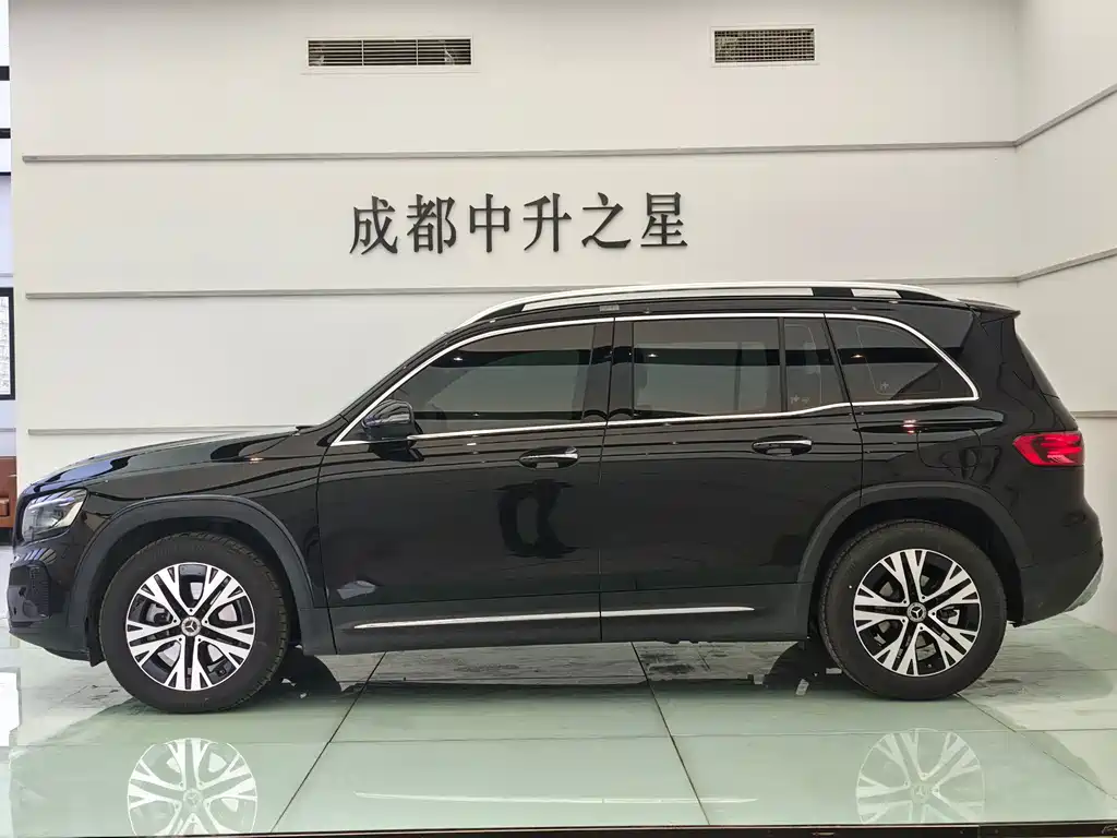Mercedes-Benz GLB 2025 — фото 4